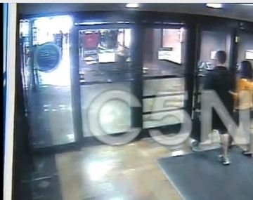 Así obligaron los delincuentes a hacer shopping a su rehén