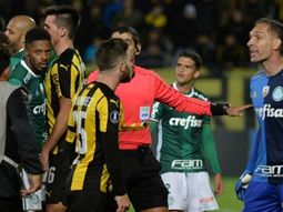 Ésta es la brutal pelea por la que suspendieron a Nahitan Nández