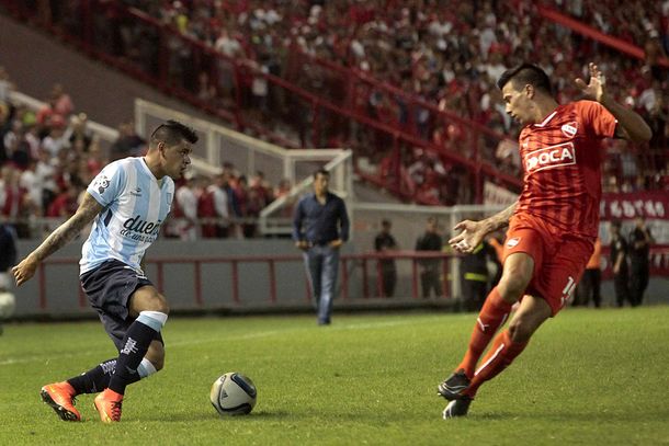 Racing demostró su superioridad y venció 2-0 a Independiente
