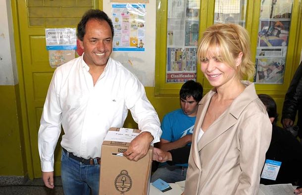 Daniel Scioli vota - octubre 2011
