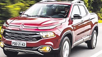 La Fiat Toro fue distinguida como pick-up del año en el tradicional y reconocido premio otorgado por la revista Auto Esporte de Brasil. La Fiat Toro fue distinguida como pick-up del año en el tradicional y reconocido premio otorgado por la revista Auto Esporte de Brasil.