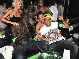 acusan a mario balotelli de vender drogas en italia acusan a mario balotelli de vender drogas en italia