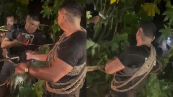 drama en tucuman: asi rescataron a una familia atrapada por la corriente en plena tormenta drama en tucuman: asi rescataron a una familia atrapada por la corriente en plena tormenta