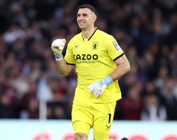 El Aston Villa de Dibu Martínez ganó y sueña con la Champions