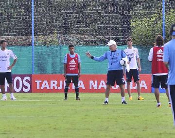 Sabella y un equipo defensivo para ir a La Paz