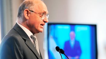 el gobierno, indignado por el incidente con evo el gobierno, indignado por el incidente con evo