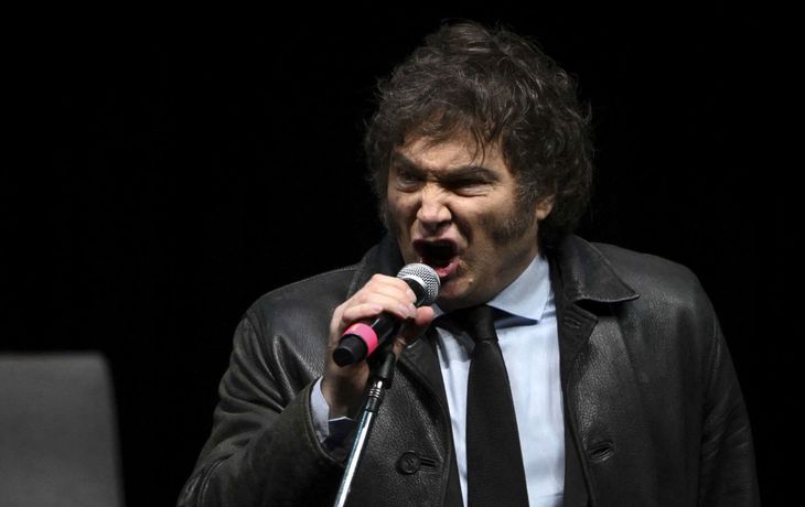 Milei le creyó a una fake news que aseguraba que estaba invitado a cantar con AC/DC en Argentina Milei le creyó a una fake news que aseguraba que estaba invitado a cantar con AC/DC en Argentina