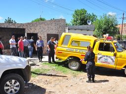 limpiaba su arma reglamentaria, mato accidentalmente a su hermana y luego se quito la vida limpiaba su arma reglamentaria, mato accidentalmente a su hermana y luego se quito la vida