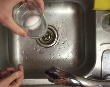 Mirá cómo pelar un huevo duro en un solo paso