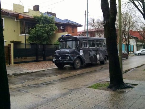 Entraron a robar una casa a metros de una comisaría, pero igual escaparon