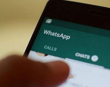 Intentó hacerle una broma a su novia por WhatsApp y descubrió que era infiel