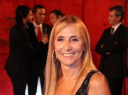 El insólito topless de Gladys Florimonte en una entrega de premios en Córdoba