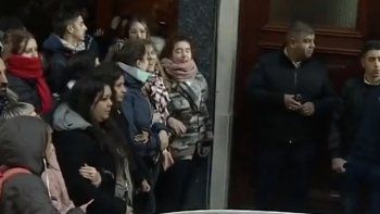 masivo respaldo: marcha y vigilia en apoyo a cristina kirchner en recoleta masivo respaldo: marcha y vigilia en apoyo a cristina kirchner en recoleta