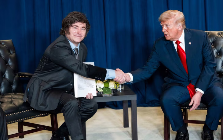 Javier Milei junto a Donald Trump.