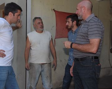 Manuel Mosca recorrió la localidad de Wilde en Avellaneda, en el marco del primer timbreo nacional del año junto al diputado nacional, Waldo Wolff y al concejal Maximiliano Gallucci.