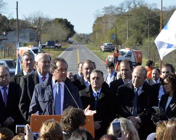 Scioli inauguró la repavimentación de la ruta 20 que une Ranchos y Chascomús