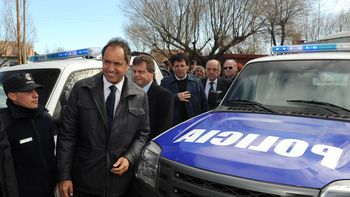 scioli: vamos a poner mas policias en las calles scioli: vamos a poner mas policias en las calles