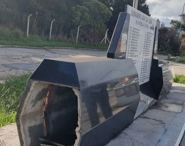 El memorial del ARA San Juan fue vandalizado.