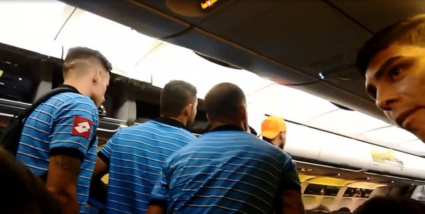 El plantel de Belgrano decidió bajarse del avión