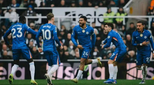 El golazo de tiro libre de Reece James en Newcastle vs. Chelsea