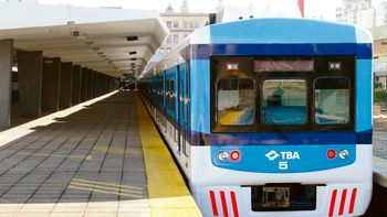 polemico paro sorpresivo de trenes paraliza los servicios polemico paro sorpresivo de trenes paraliza los servicios