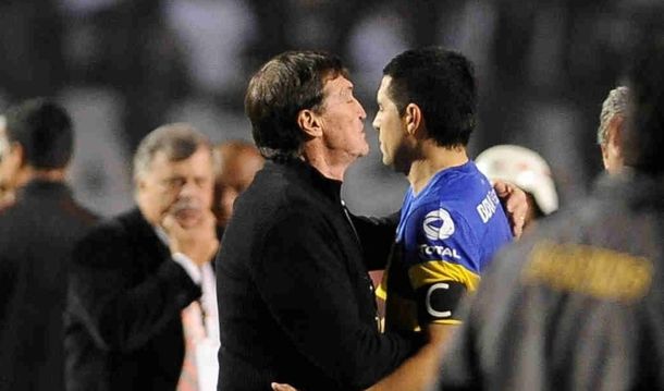 Julio César Falcioni reavivó la polémica con Riquelme en Boca: Sin él, salimos campeones invictos