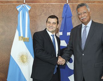 YPF firmó un pre acuerdo con Petronas para explorar shale oil en Vaca Muerta