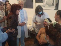 Cristina Kirchner asistió personalmente a heridos por la nueva represión del Gobierno