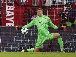 manuel neuer despejo las dudas sobre su futuro: sigue pero dejo en duda su retiro