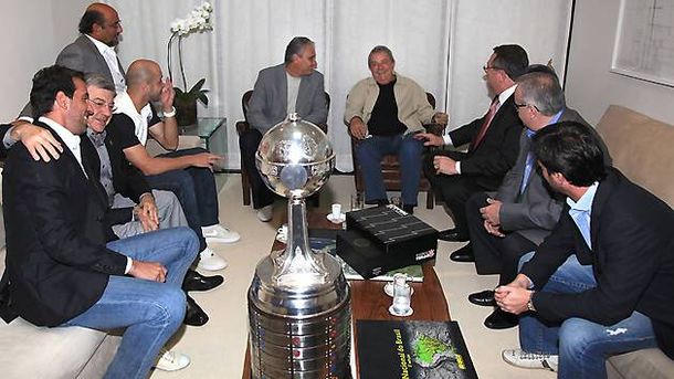 ¿Para esto la ganaron? Corinthians rompió la Copa Libertadores