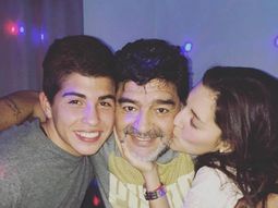 mientras a dalma y gianinna no les habla, diego maradona se muestra con jana y su novio mientras a dalma y gianinna no les habla, diego maradona se muestra con jana y su novio