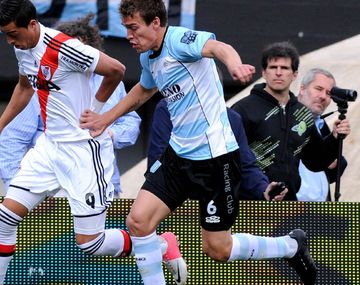 Clásico añejo: Racing y River buscan acercarse a la punta
