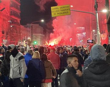 Hinchas de Independiente amenazan protestar a la hora que se iba a jugar el partido