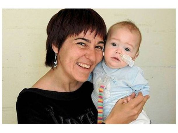 Una beba de 10 meses evoluciona tras recibir trasplantados 7 órganos