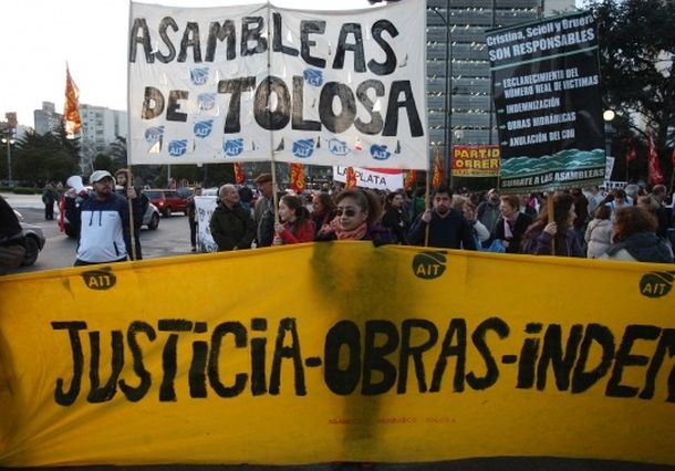 Los vecinos de La Plata marcharon a cinco meses del temporal