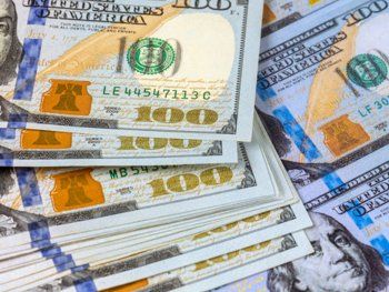 El dólar sube y alcanza su valor más alto desde la vuelta del control de cambios