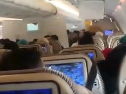 panico en el aire: una aterradora turbulencia dejo 31 heridos en un vuelo panico en el aire: una aterradora turbulencia dejo 31 heridos en un vuelo