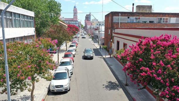 El intendente Enrique Antía prometió avanzar con el estacionamiento tarifado en el centro de Maldonado.