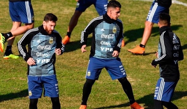 A días del debut, Pavón no podrá entrenar con la Selección por un cuadro de faringo-amigdalitis