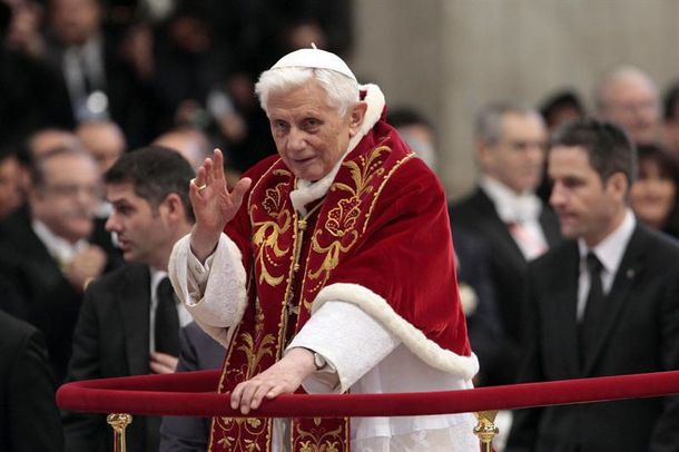¿Cuándo tomó la decisión de renunciar Benedicto XVI?