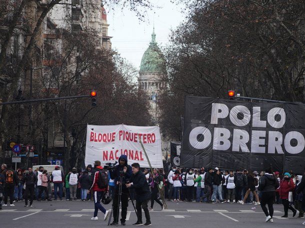 Organizaciones sociales realizan un piquetazo contra la política de vivienda de Horacio Rodríguez Larreta