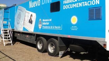 se entregaron mas de 10 mil dni a los damnificados en la plata se entregaron mas de 10 mil dni a los damnificados en la plata