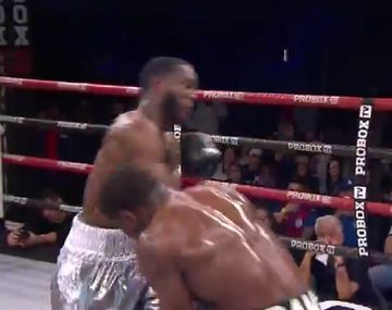 Impactante: la doble caída que estremeció al boxeo y generó gran sorpresa