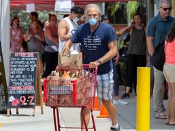 ¿Conviene ir al exterior? A cuánto estará el dólar para las vacaciones
