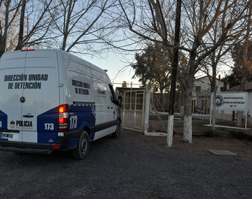 Llevaron a un preso a visitar a su abuela y se fugó