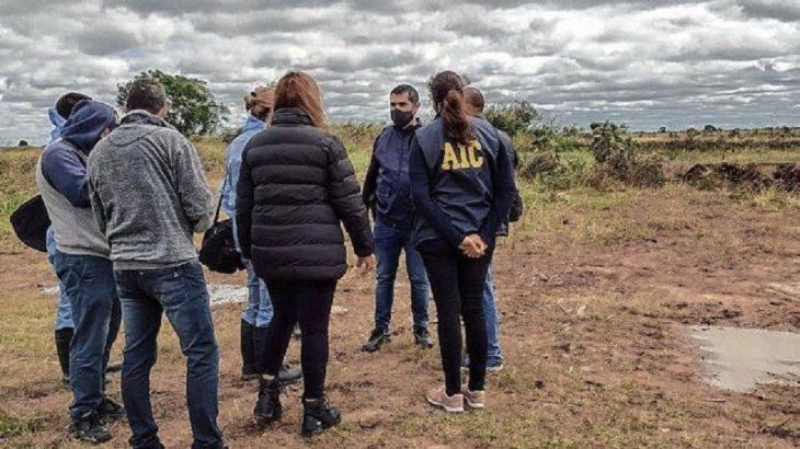 La pareja fue hallada en la cava del basural en Marcelino Escalada. Foto Diario Uno