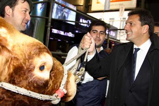 Massa avisa que quitará los planes a quienes no quieren trabajar