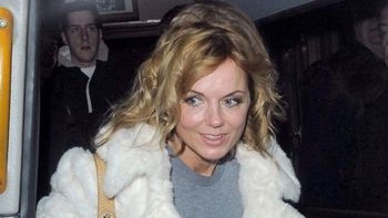 Geri Halliwell, de paseo por la noche londinense Geri Halliwell, de paseo por la noche londinense