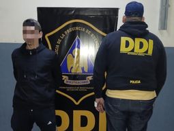Uno por uno, todos los que hombres fueron a votar y quedaron detenidos