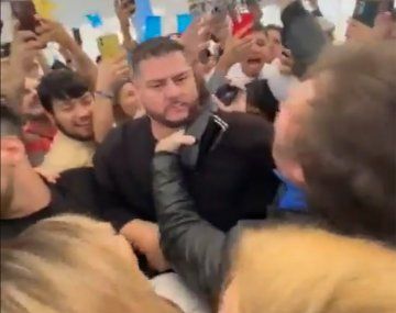 Milei volvió a mostrarse sacado en Rosario y atacando a la prensa